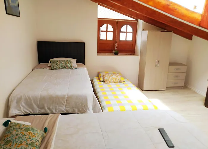 La Casita Nogales *